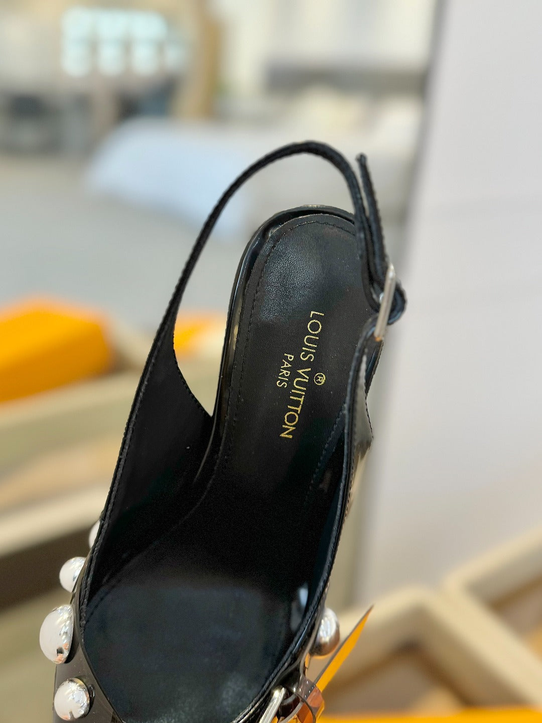 HIGH HEELS 95 MM IN BLACK PATENT CALFSKIN WITH CRYSTALS