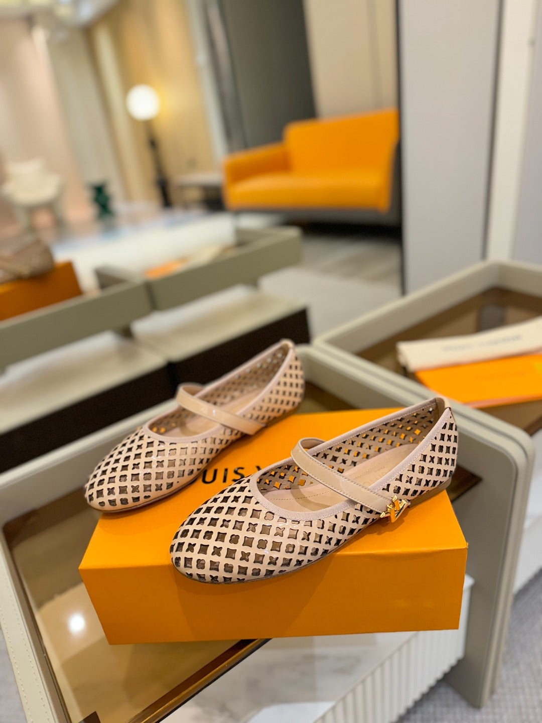 ROMY FLAT BALLERINA IN LIGHT PINK MESH PATENT CALFSKIN