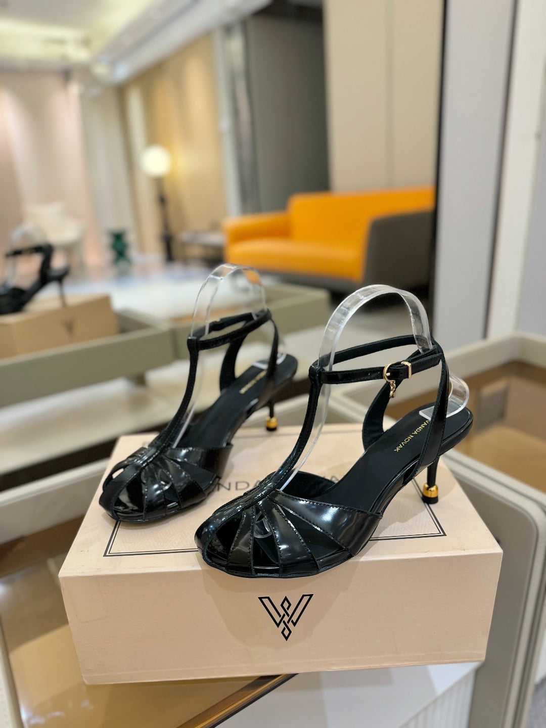 HIGH SANDALS 75 MM IN BLACK PATENT CALFSKIN