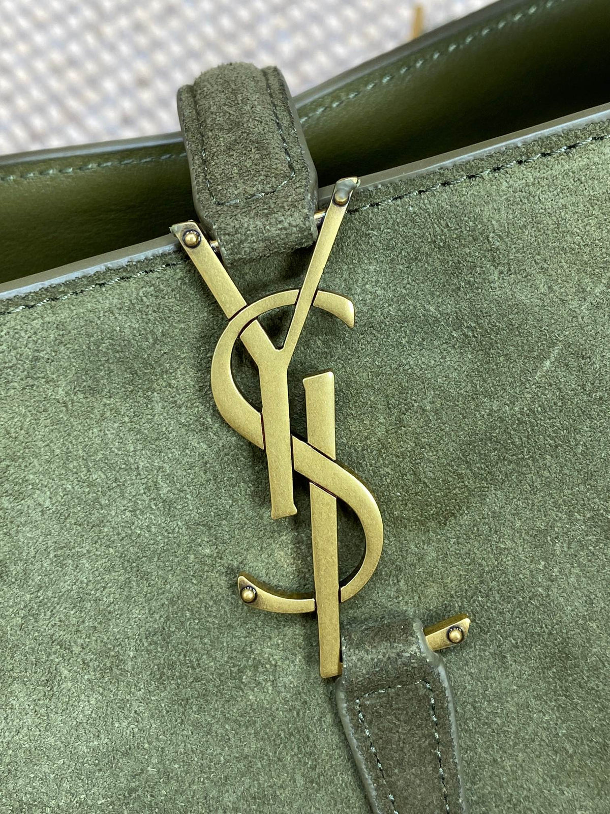 LE 37 SMALL BUCKET BAG 20 IN HUNTER GREEN SUEDE GOLD HARDWARE