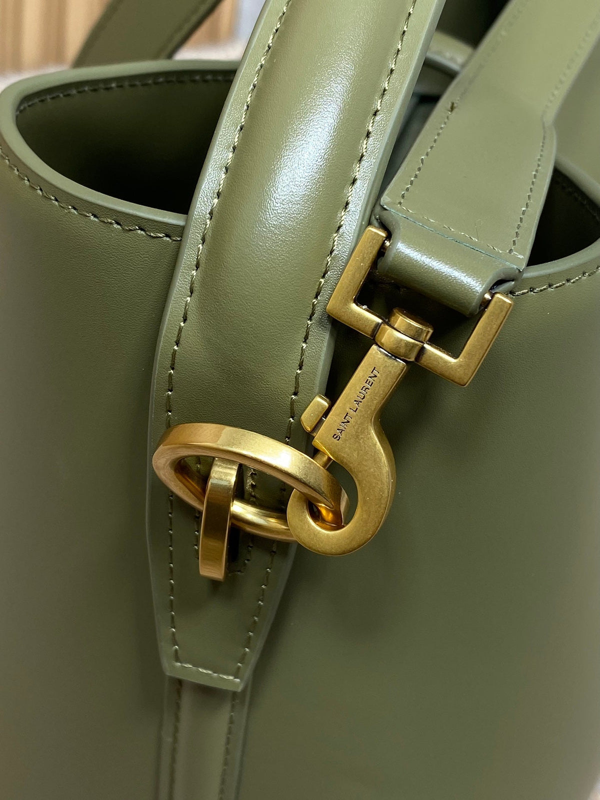 LE 37 MEDIUM BUCKET BAG 25 IN AVOCADO GREEN CALFSKIN GOLD HARDWARE