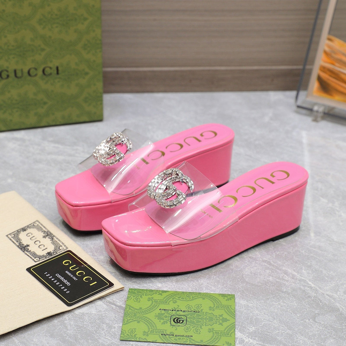 HIGH WEDGE PLATFORM WITH DOUBLE G IN PINK GLOSSY CALFSKIN