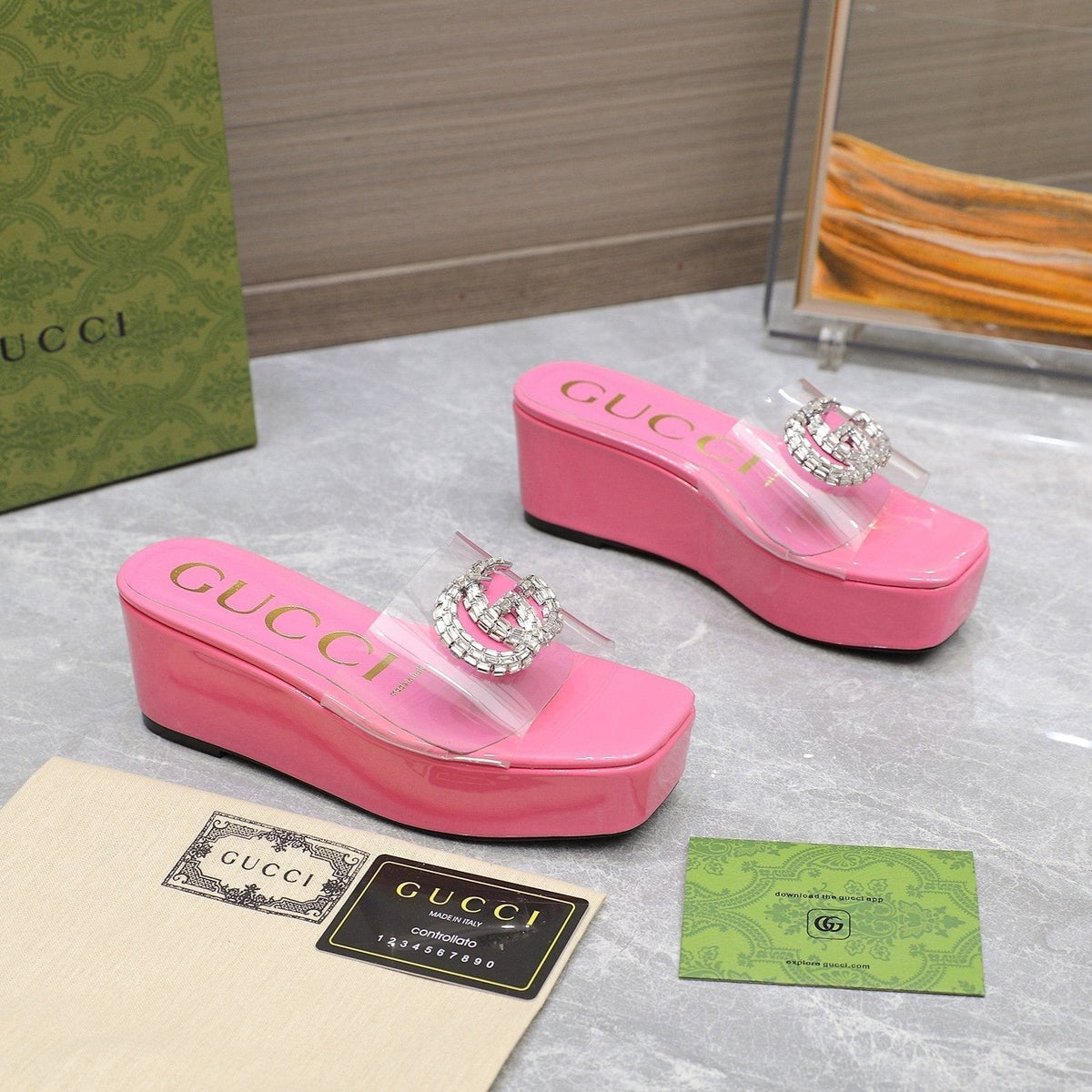 HIGH WEDGE PLATFORM WITH DOUBLE G IN PINK GLOSSY CALFSKIN
