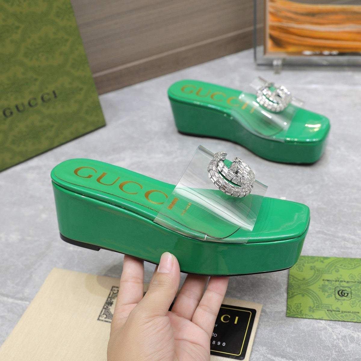 HIGH WEDGE PLATFORM WITH DOUBLE G IN GREEN GLOSSY CALFSKIN