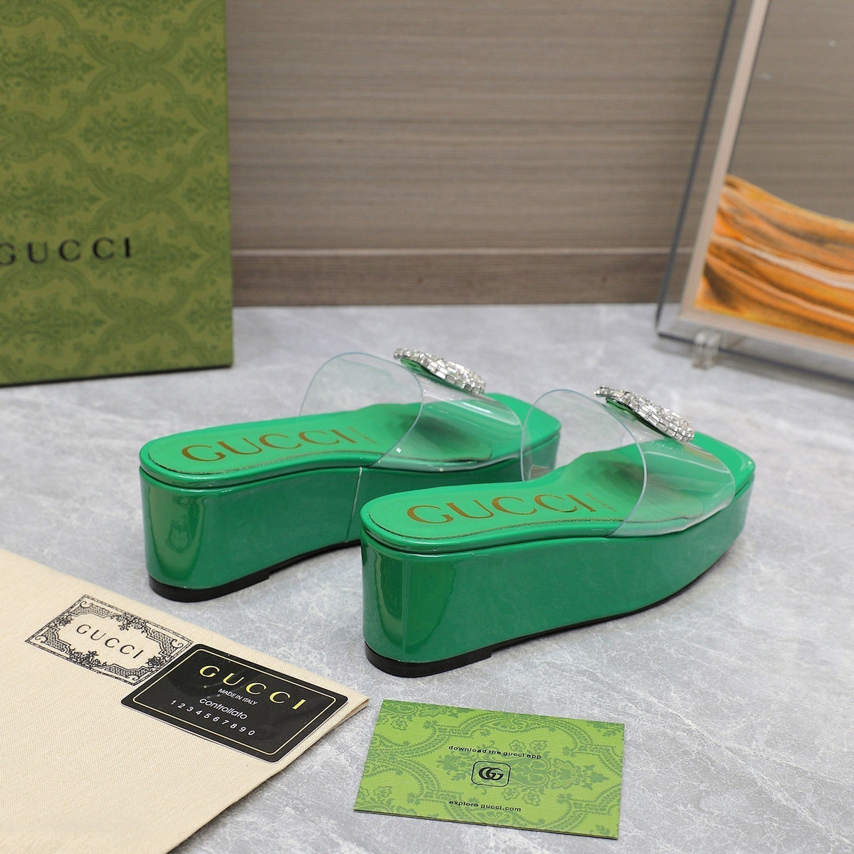 HIGH WEDGE PLATFORM WITH DOUBLE G IN GREEN GLOSSY CALFSKIN