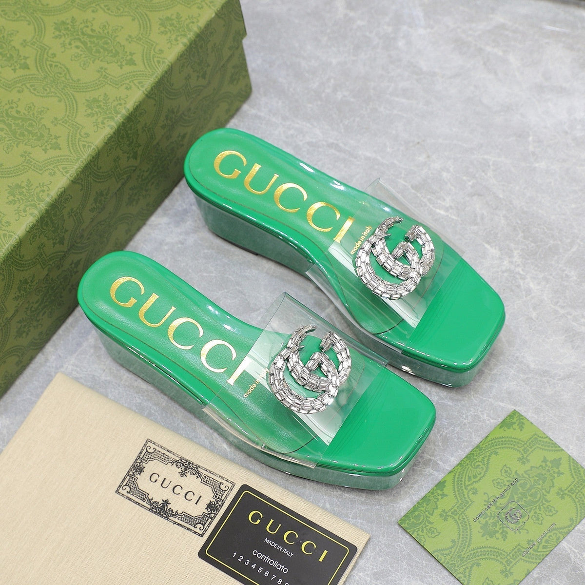 HIGH WEDGE PLATFORM WITH DOUBLE G IN GREEN GLOSSY CALFSKIN