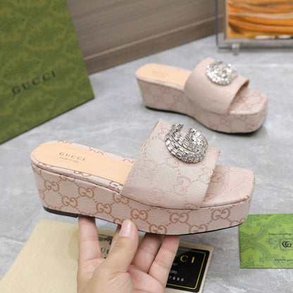 HIGH WEDGE PLATFORM WITH DOUBLE G IN ALMOND BEIGE CANVAS