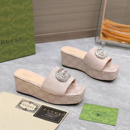 HIGH WEDGE PLATFORM WITH DOUBLE G IN ALMOND BEIGE CANVAS