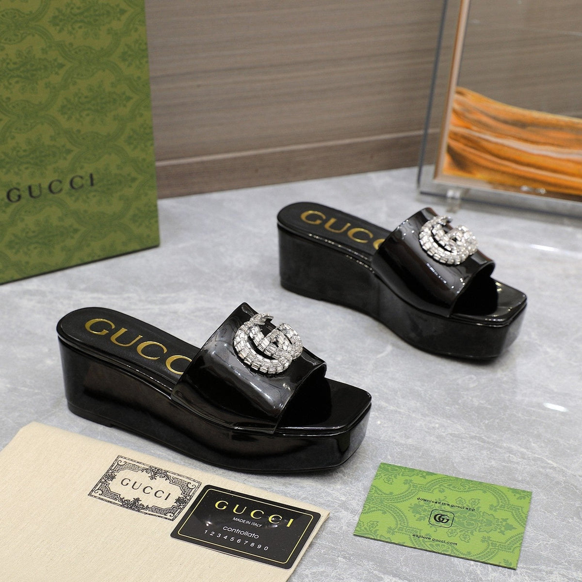 HIGH WEDGE PLATFORM WITH DOUBLE G IN BLACK GLOSSY CALFSKIN
