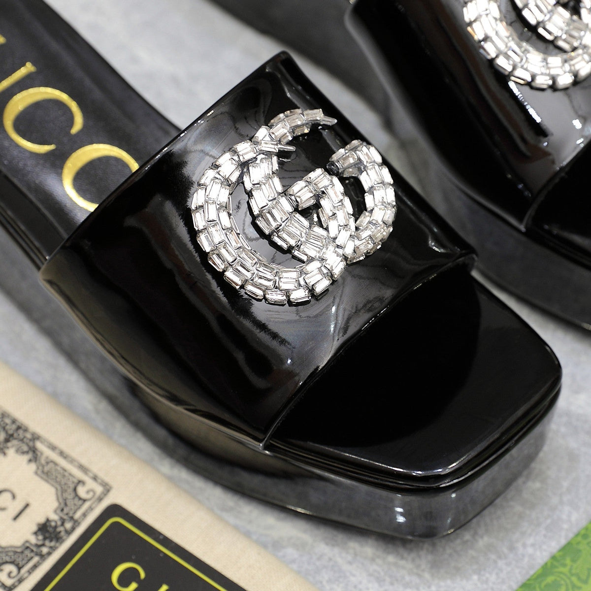 HIGH WEDGE PLATFORM WITH DOUBLE G IN BLACK GLOSSY CALFSKIN