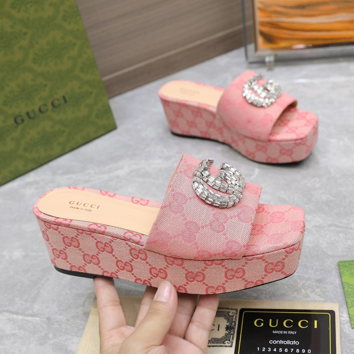 HIGH WEDGE PLATFORM WITH DOUBLE G IN LIGHT PINK CANVAS