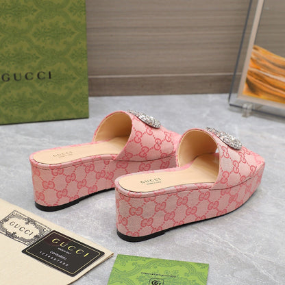 HIGH WEDGE PLATFORM WITH DOUBLE G IN LIGHT PINK CANVAS
