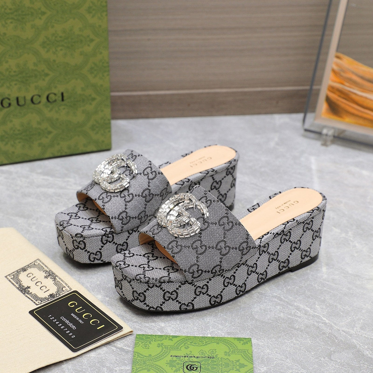 HIGH WEDGE PLATFORM WITH DOUBLE G IN GRAY CANVAS