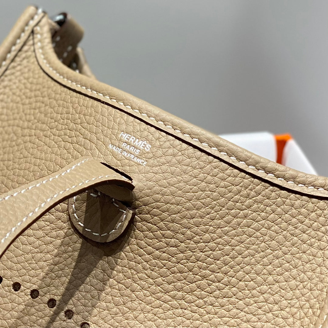 MINI NEO 18 EVELYNE BAG IN TORTILLA BROWN GRAINED CALFSKIN