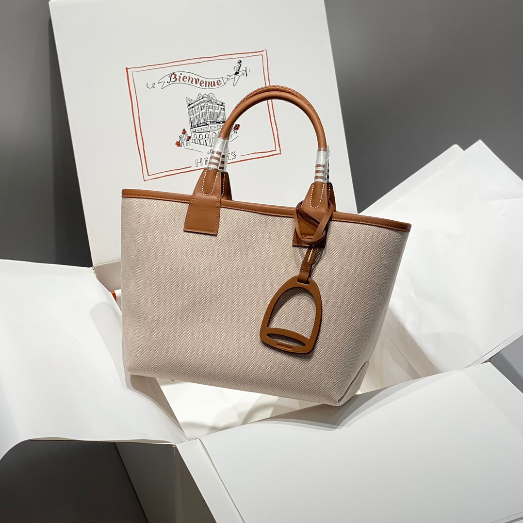 STEEPLE 28 BAG IN OFF-WHITE H CANVAS AND BROWN SWIFT CALFSKIN
