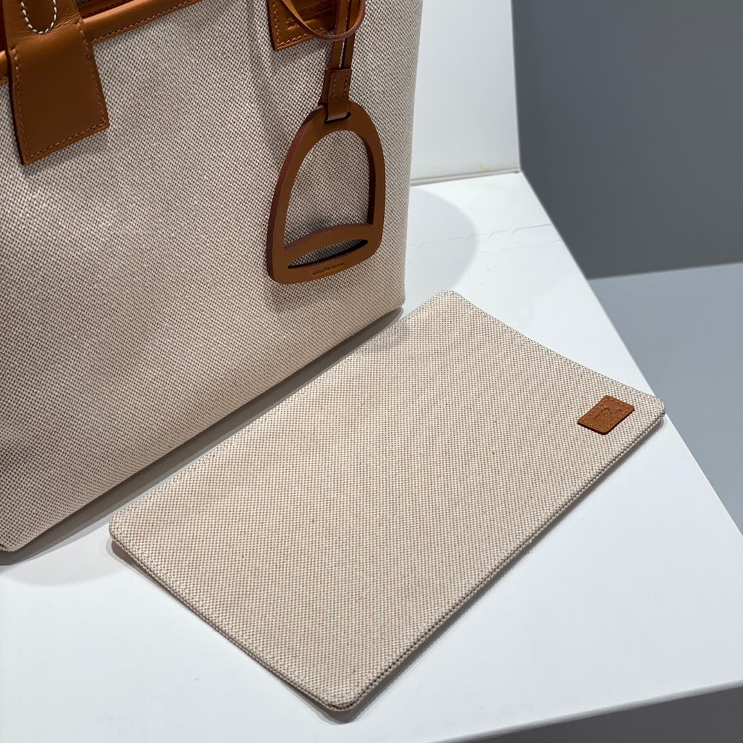 STEEPLE 28 BAG IN OFF-WHITE H CANVAS AND BROWN SWIFT CALFSKIN