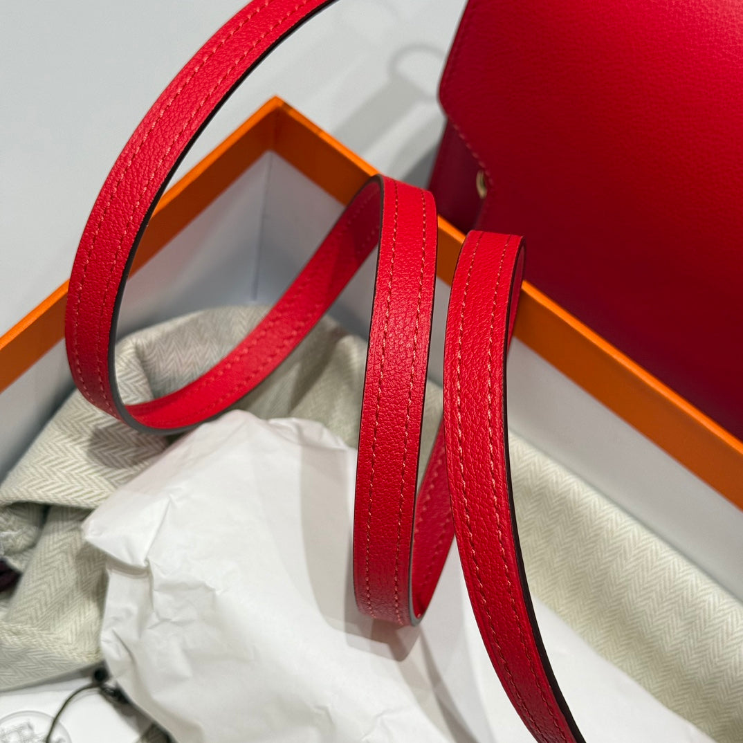 HM ROULIS 18 MINI BAG IN CARDINAL RED CALFSKIN GOLD-TONE HARDWARE