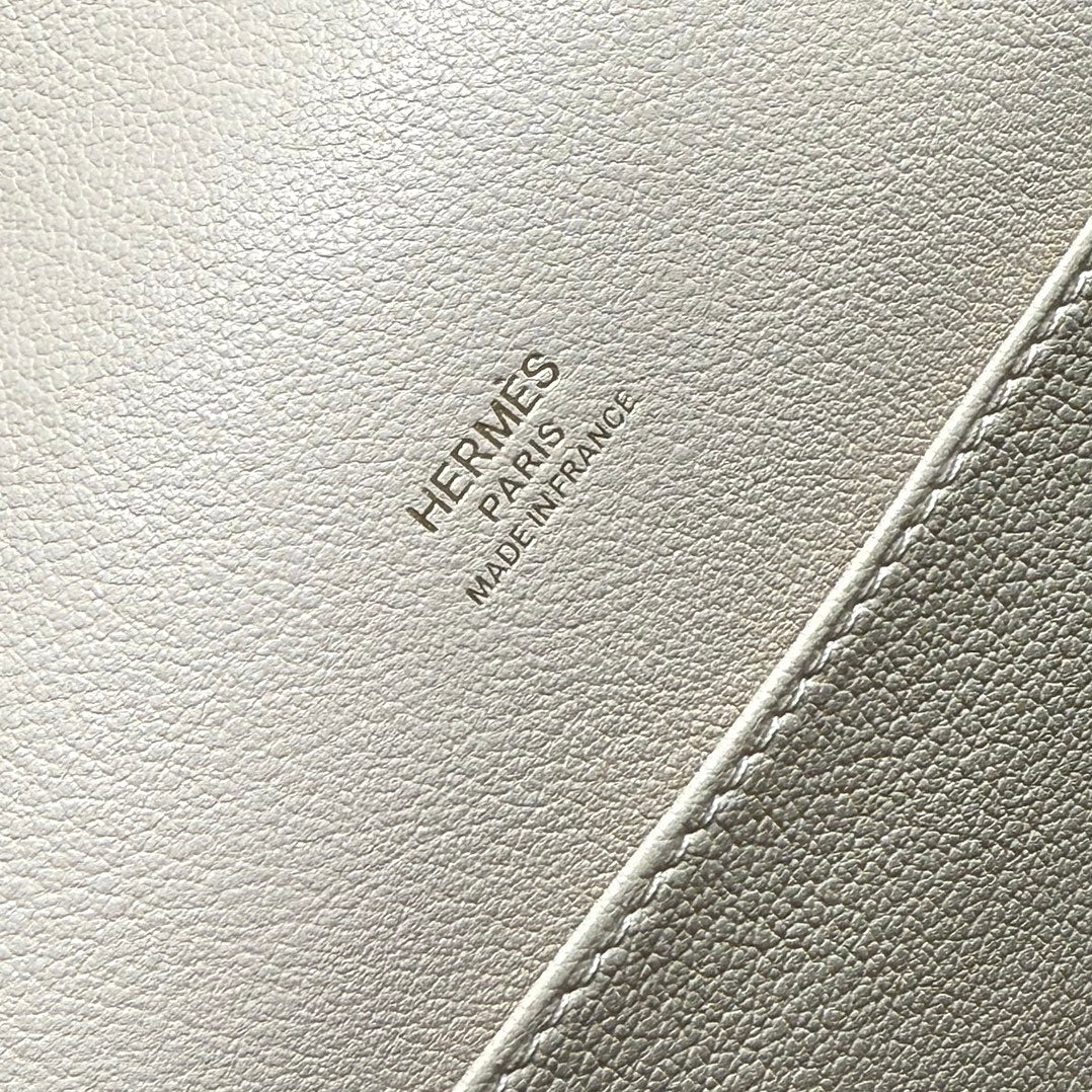 HM ROULIS 18 MINI BAG IN BEIGE CALFSKIN GOLD-TONE HARDWARE