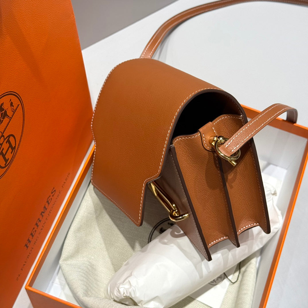 HM ROULIS 18 MINI BAG IN TAWNY BROWN CALFSKIN GOLD-TONE HARDWARE