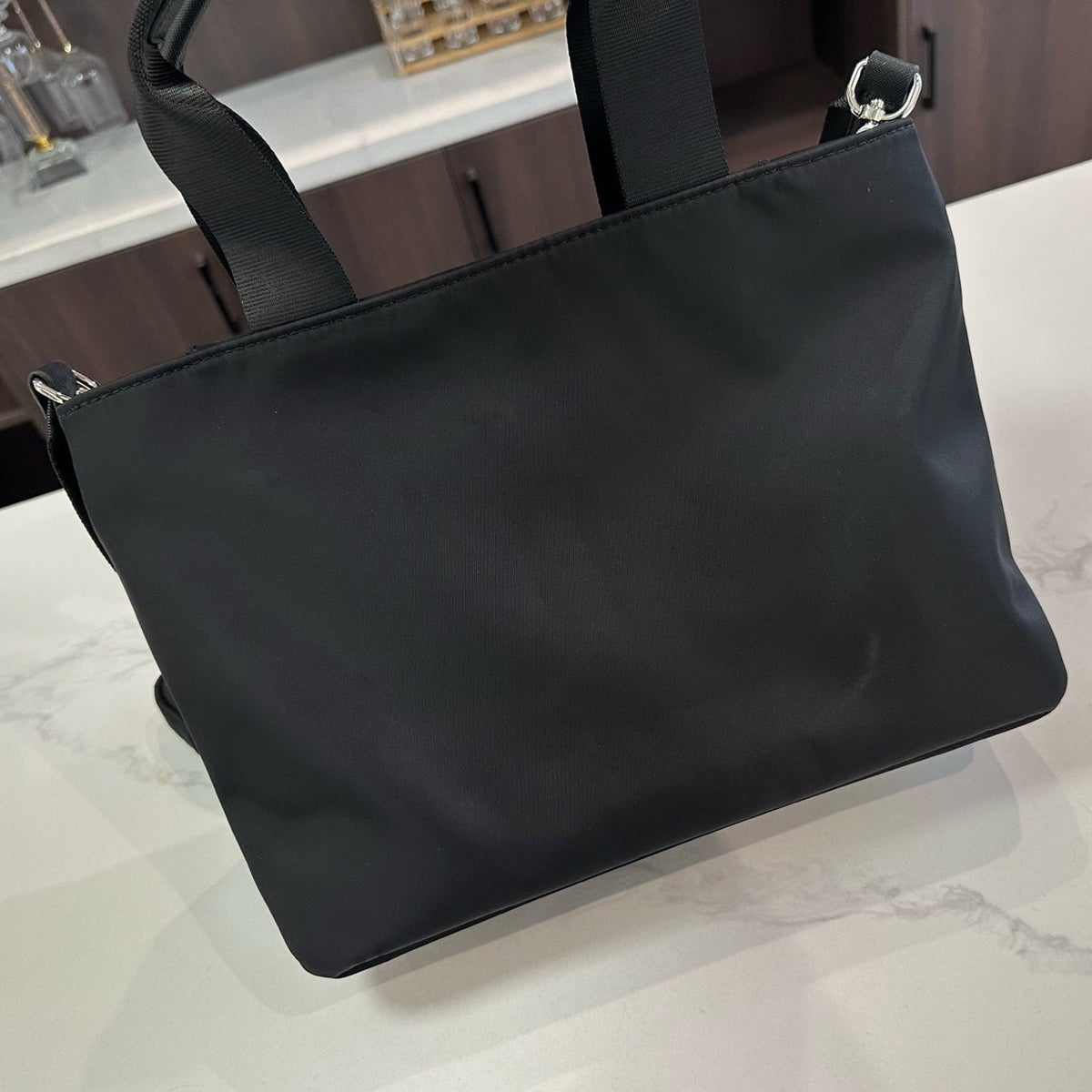 FRONT ZIP POCKET CROSSBODY BAG 32 IN BLACK RE-NYLON