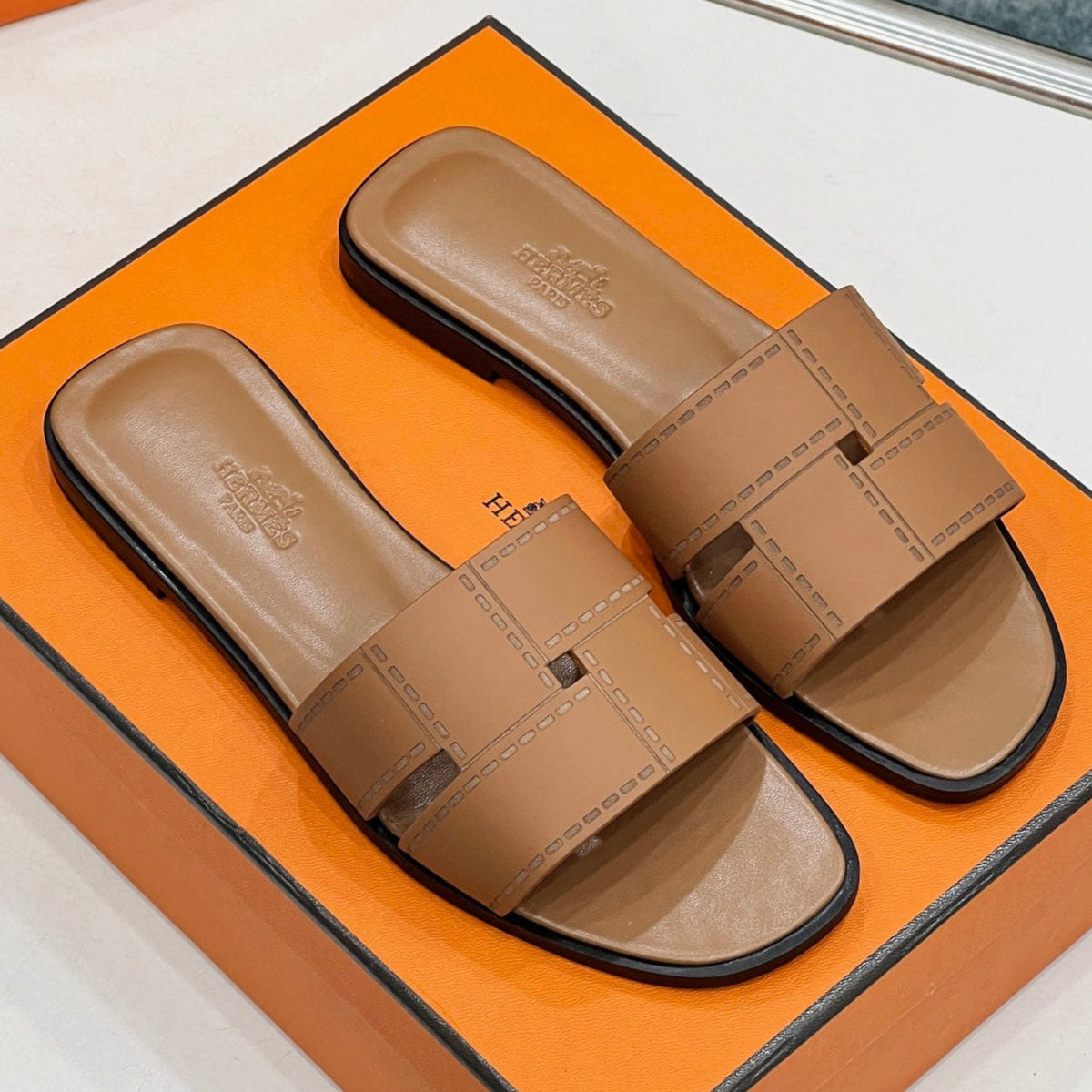 IDIOMA SANDAL IN BRONZE BROWN CALFSKIN