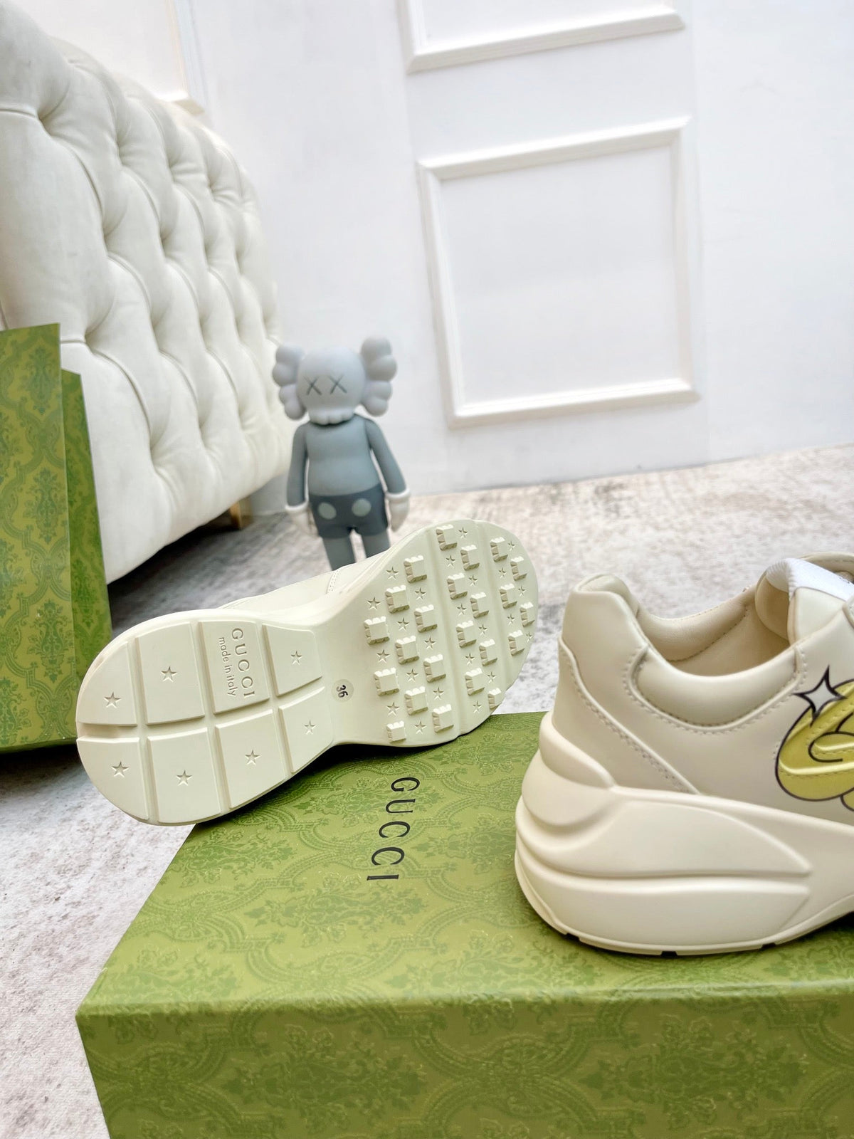 GG RHYTON TRAINER WHITE LAMBSKIN WITH ICON