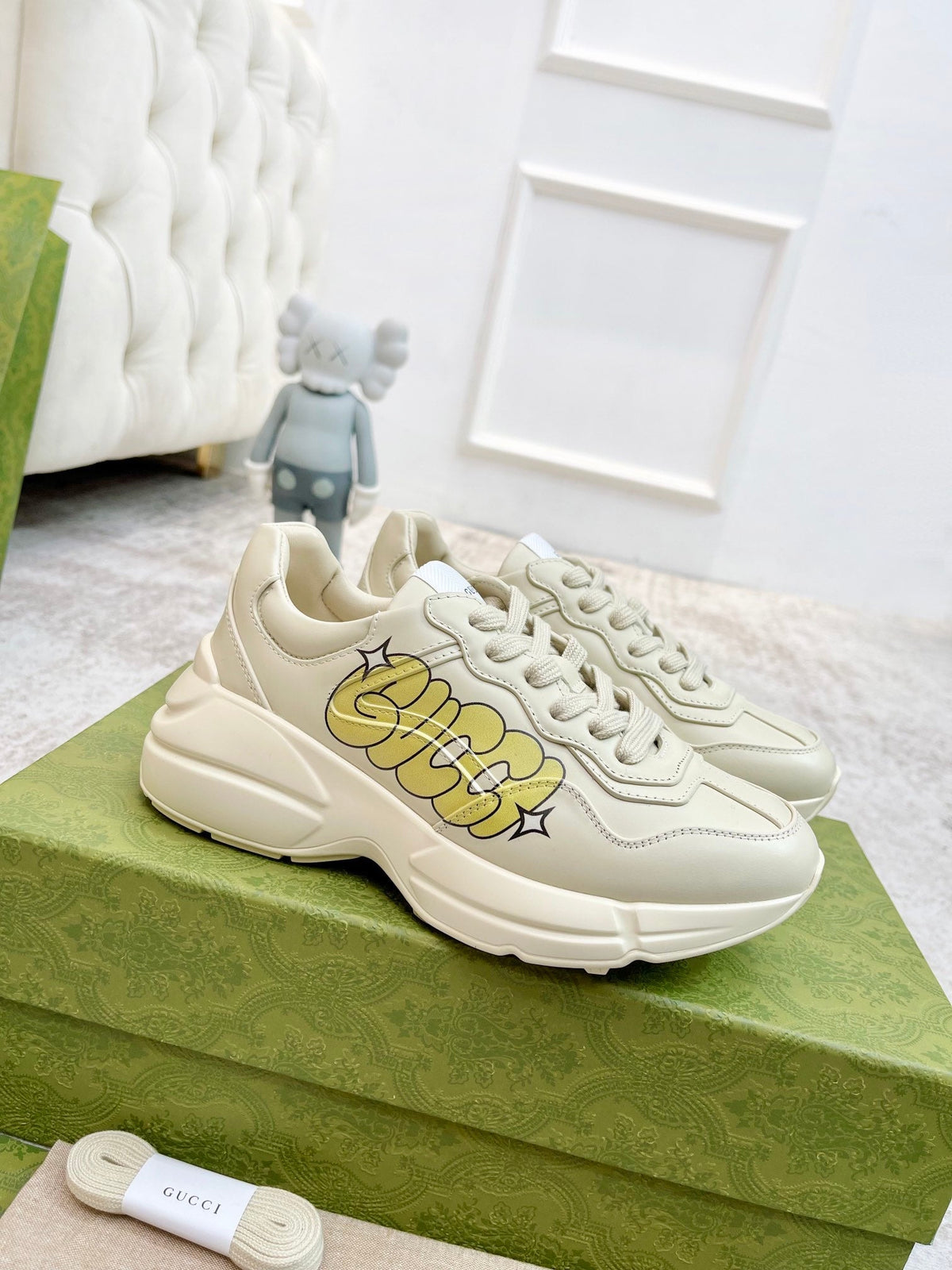 GG RHYTON TRAINER WHITE LAMBSKIN WITH ICON