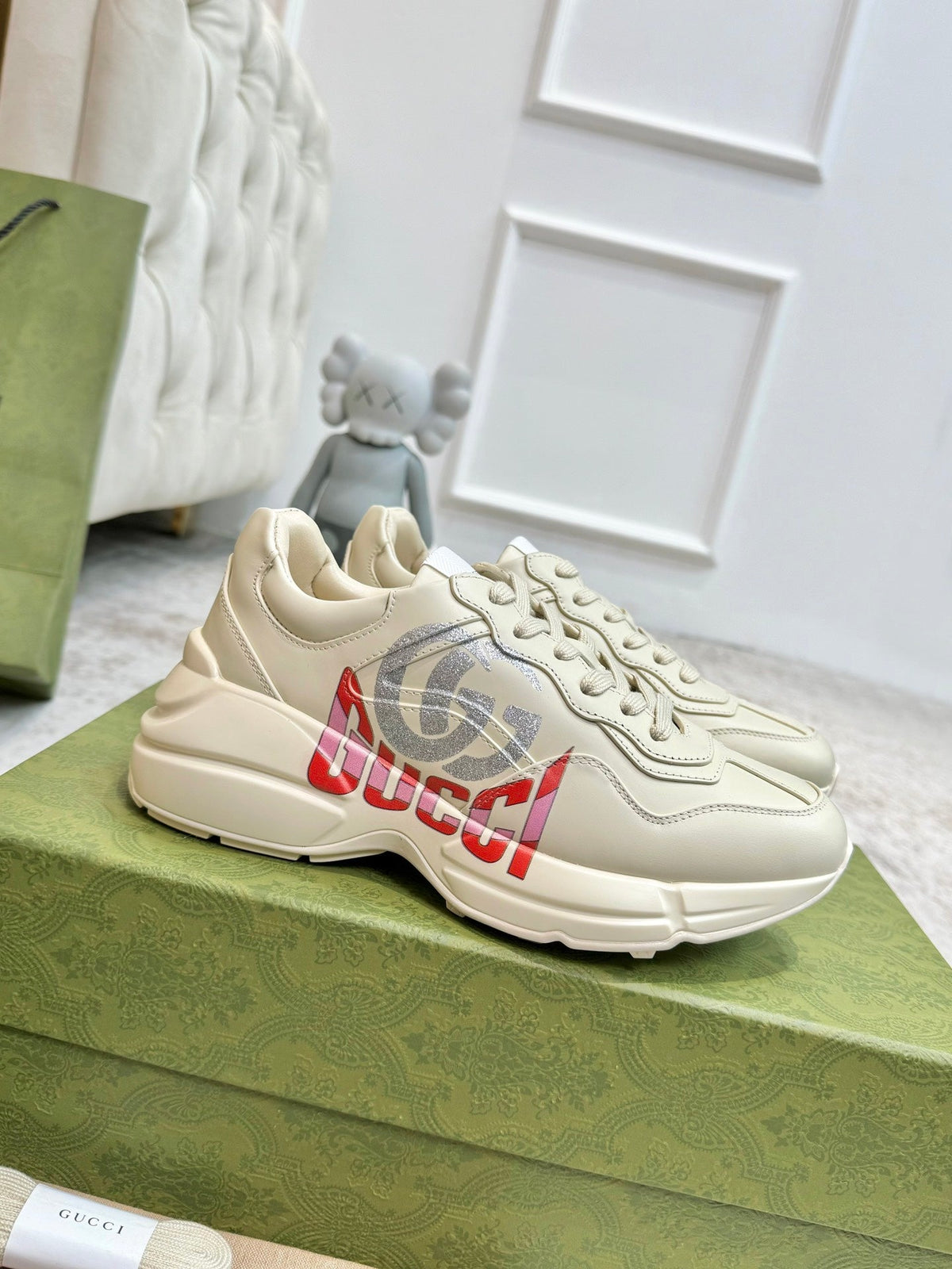 GG RHYTON TRAINER WHITE LAMBSKIN WITH H LETTER