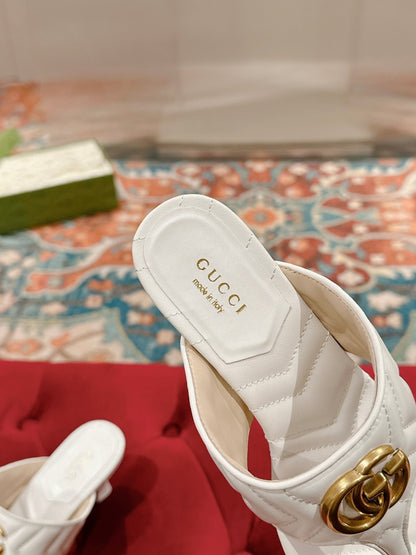 HIGH THONG MULE 55MM IN WHITE CALFSKIN WITH GOLD HARDWARE
