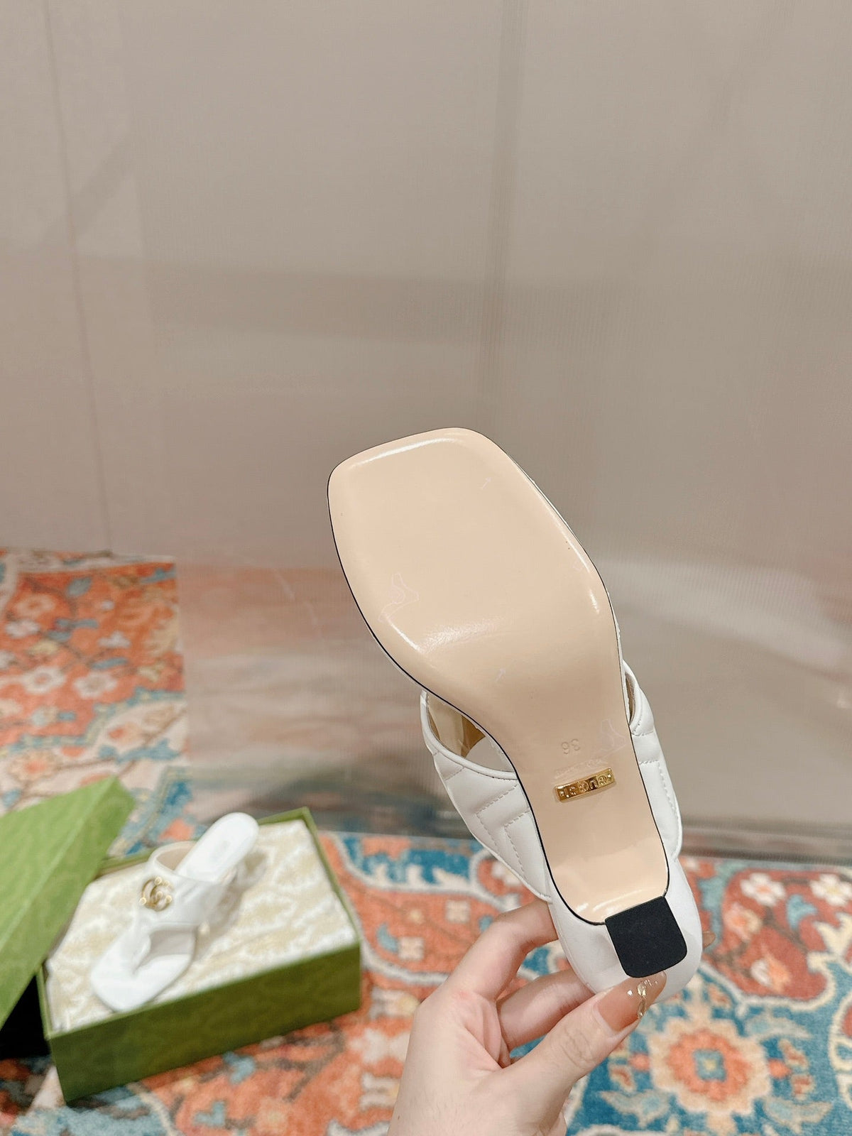 HIGH THONG MULE 55MM IN WHITE CALFSKIN WITH GOLD HARDWARE