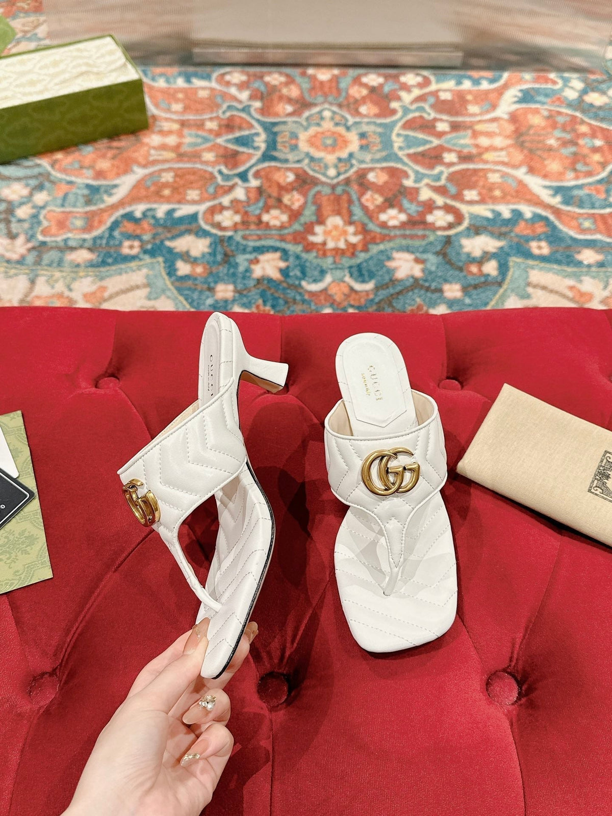 HIGH THONG MULE 55MM IN WHITE CALFSKIN WITH GOLD HARDWARE