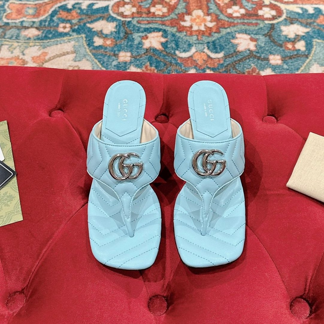 HIGH THONG MULE 55MM IN SKY BLUE CALFSKIN WITH GOLD HARDWARE