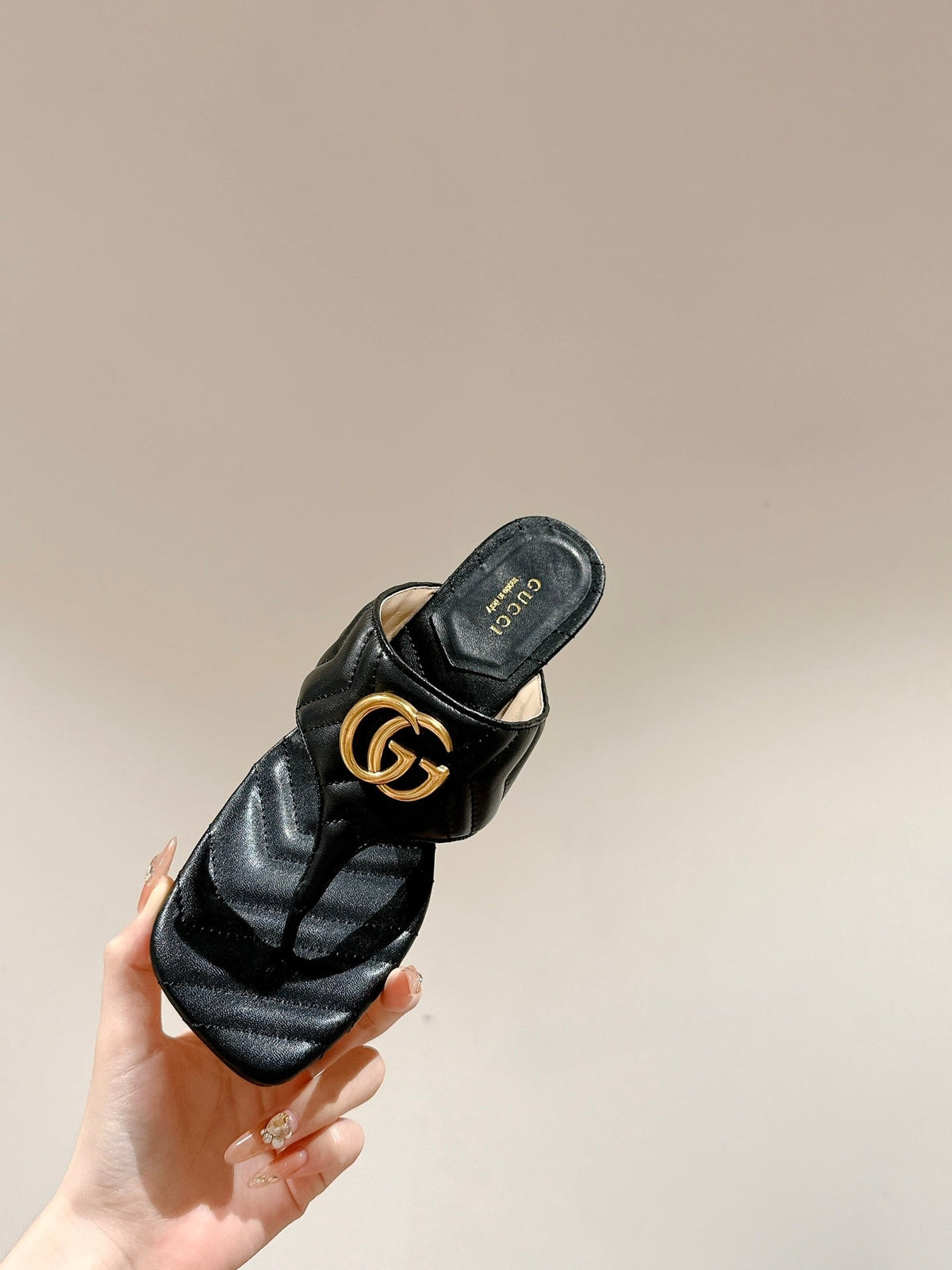 HIGH THONG MULE 55MM IN BLACK CALFSKIN WITH GOLD HARDWARE