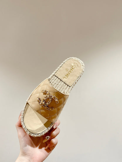 FLAT SLIPPERS IN BEIGE CREAM LAMBSKIN AND WOVEN WITH LOGO