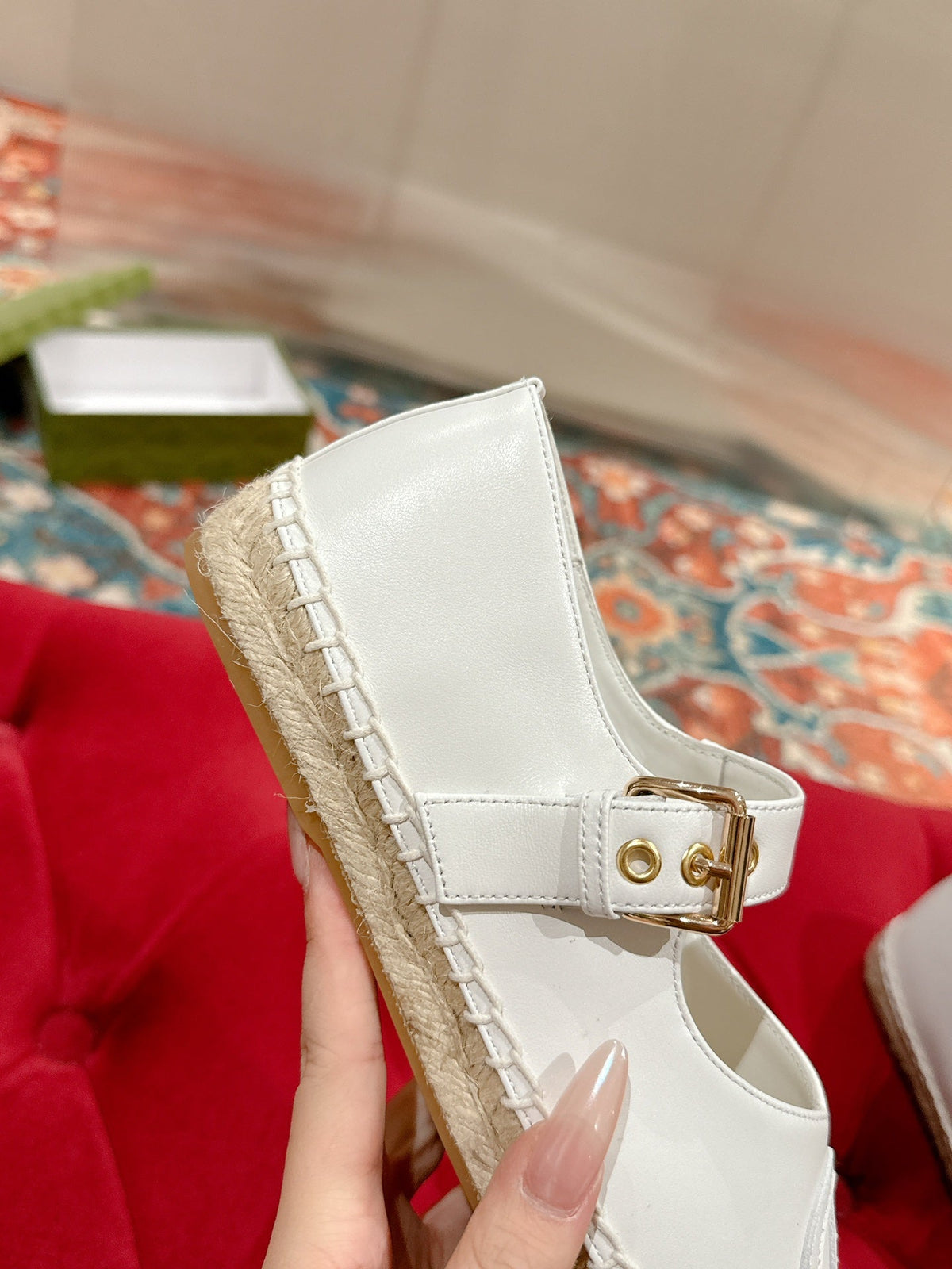 GG CROSS STRAP FLAT SHOES IN WHITE CALFSKIN WITH STRAW SOLE