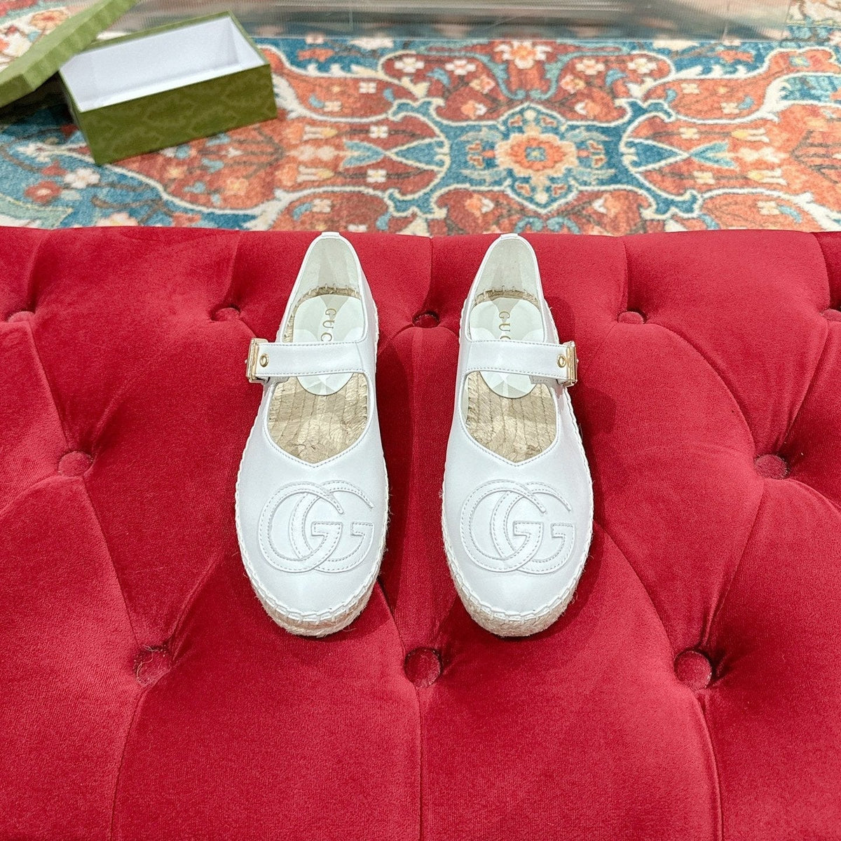 GG CROSS STRAP FLAT SHOES IN WHITE CALFSKIN WITH STRAW SOLE