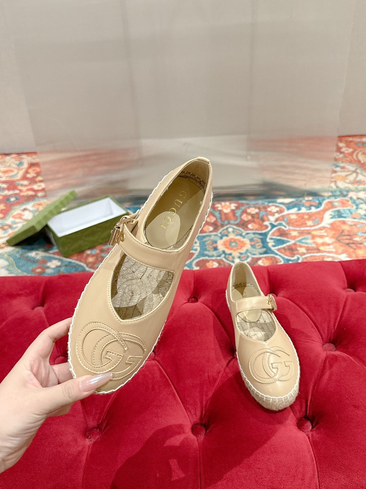 GG CROSS STRAP FLAT SHOES IN BEIGE CALFSKIN WITH STRAW SOLE