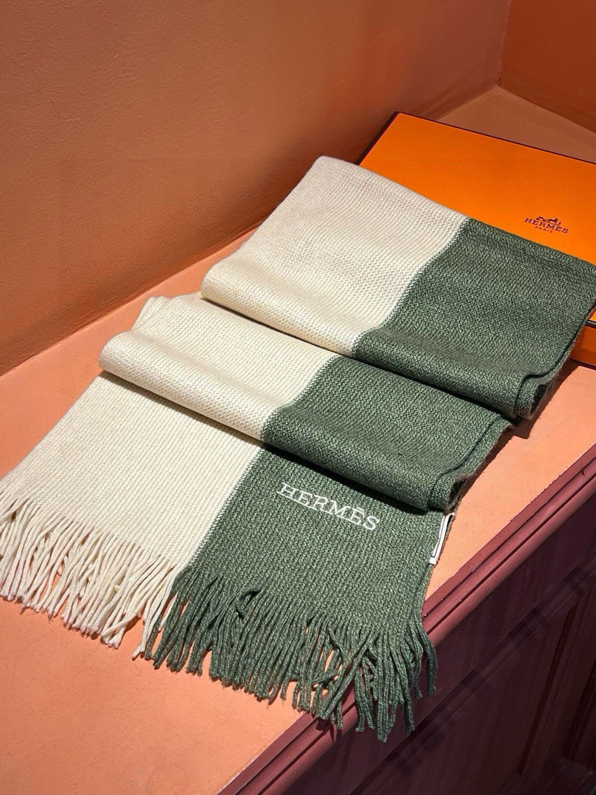 HIGH-END SCARF 180 IN MOSS GREEN MIX BEIGE CASHMERE