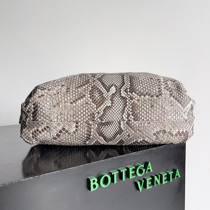 POUCH CLUTCH 38 IN SNAKE PATTERN CALFSKIN