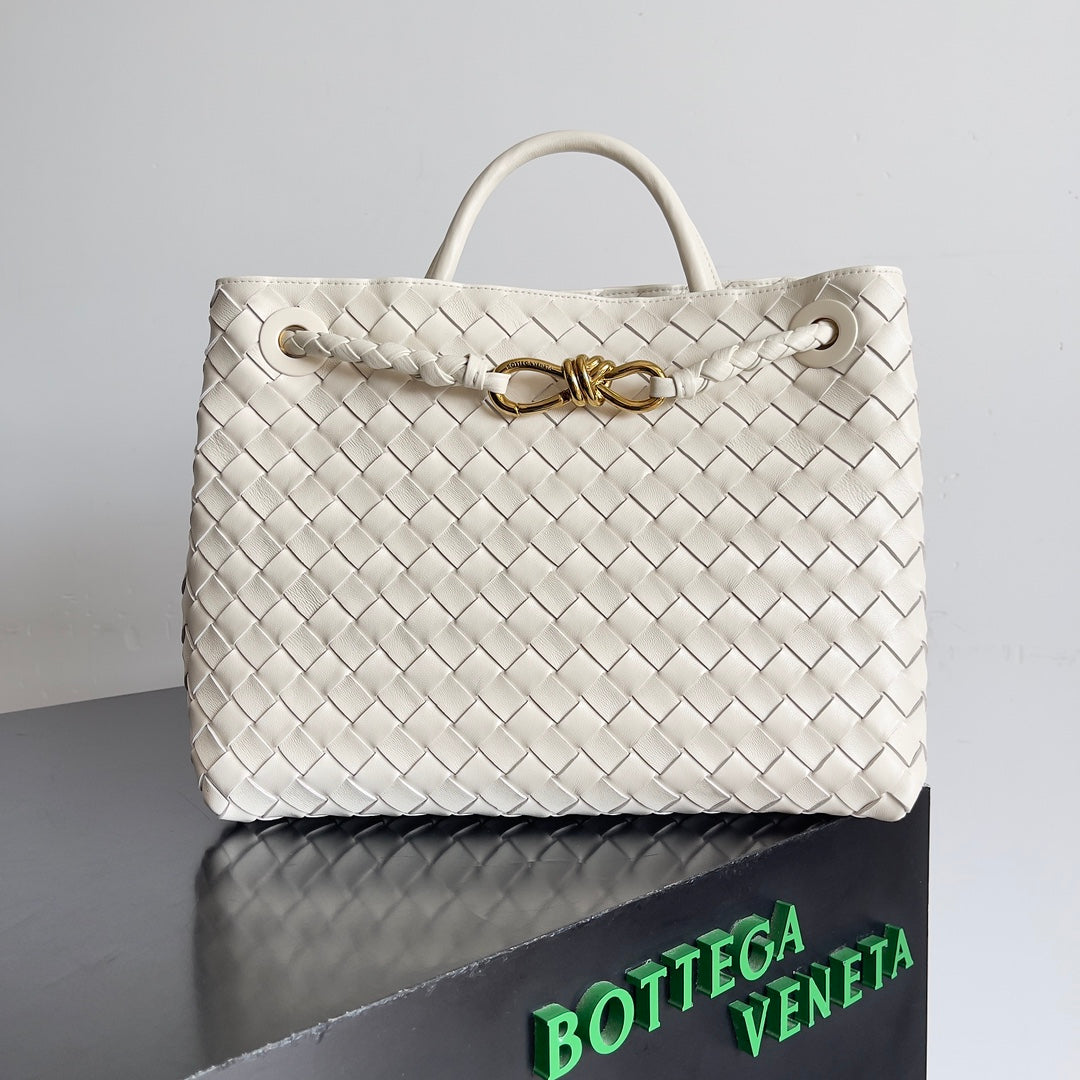 HANDLE BAG ANDIAMO 32 IN OFF WHITE LAMBSKIN