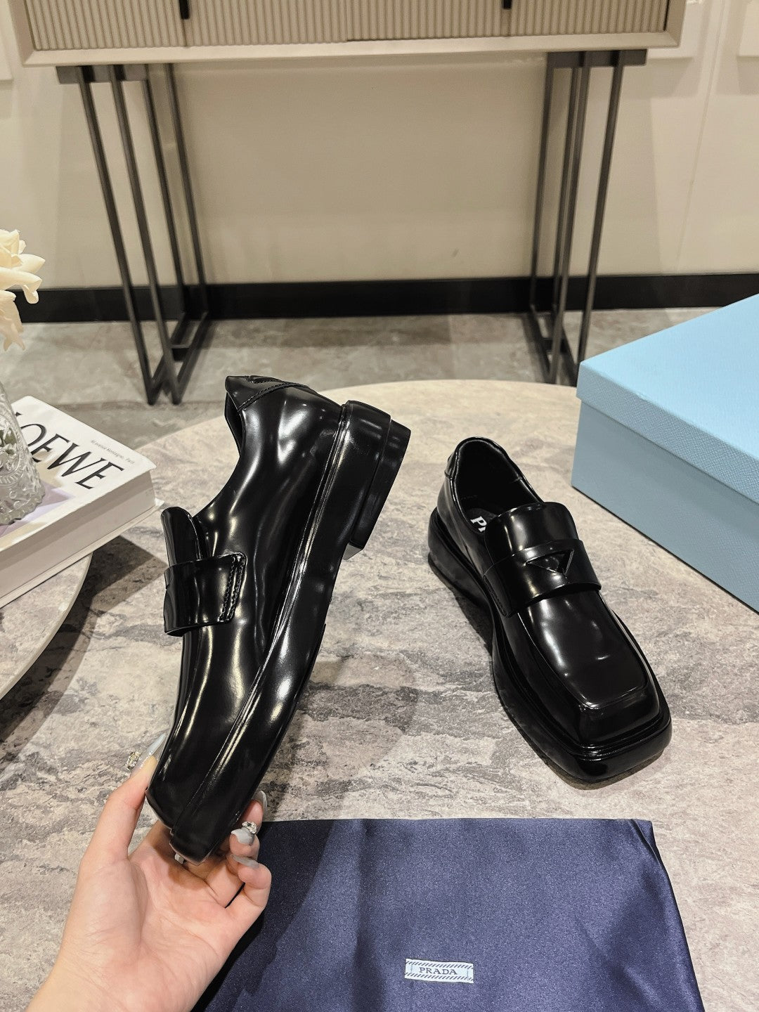 PRA SQUARE HEAD LOAFERS JET-BLACK CALFSKIN