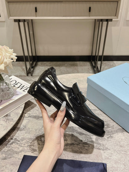 PRA SQUARE HEAD LOAFERS JET-BLACK CALFSKIN