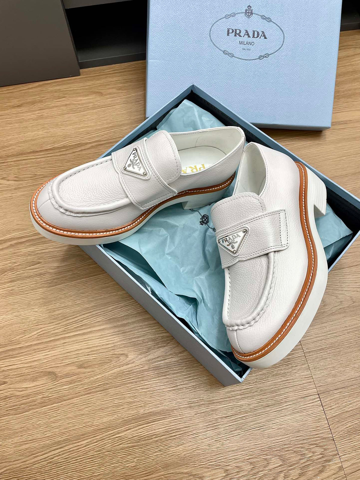 PRA CHOCOLATE LOAFERS WHITE CALFSKIN