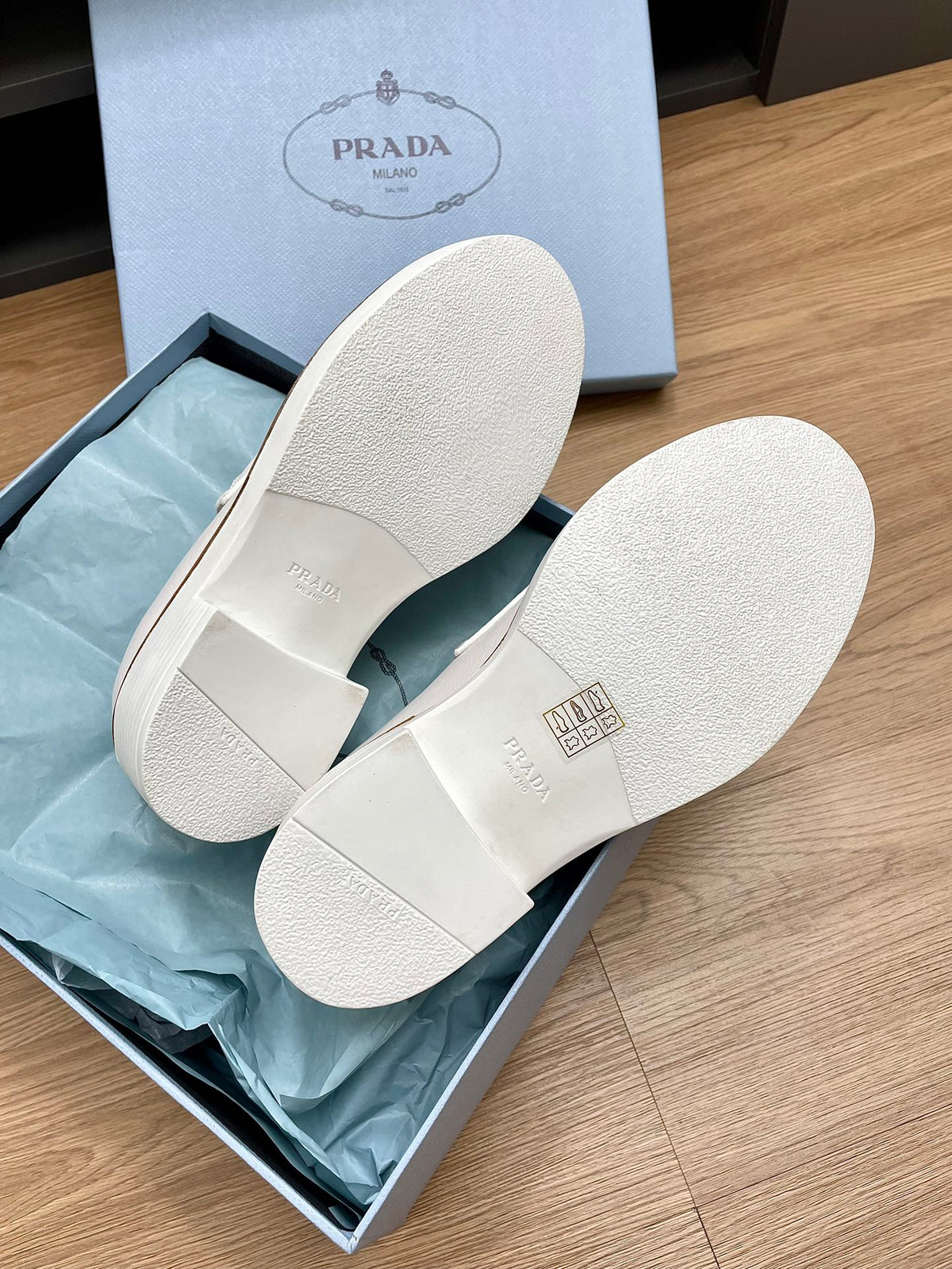 PRA CHOCOLATE LOAFERS WHITE CALFSKIN