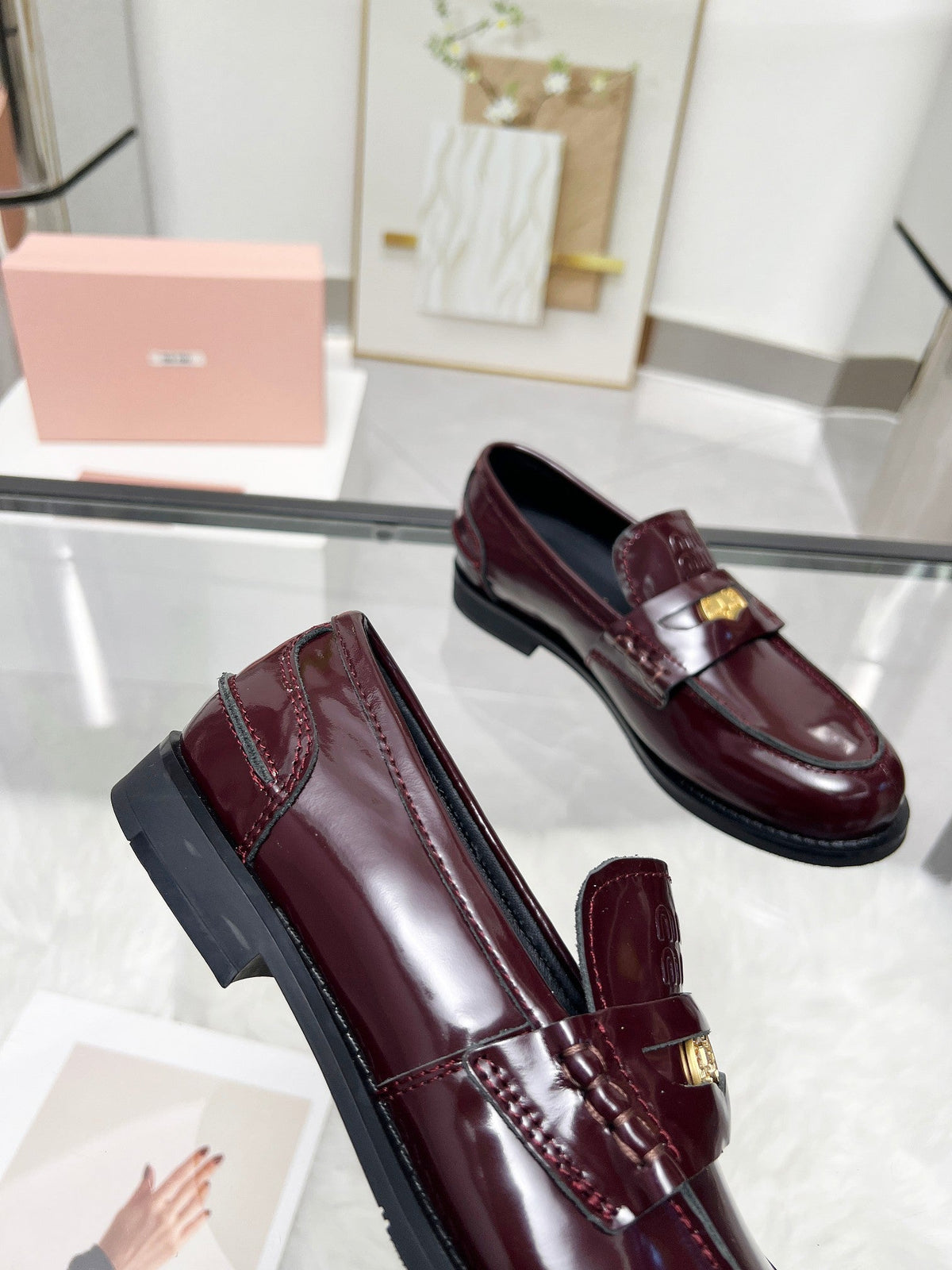 PENNY LOAFERS IN BURGUNDY RED GLOOSY CALFSKIN