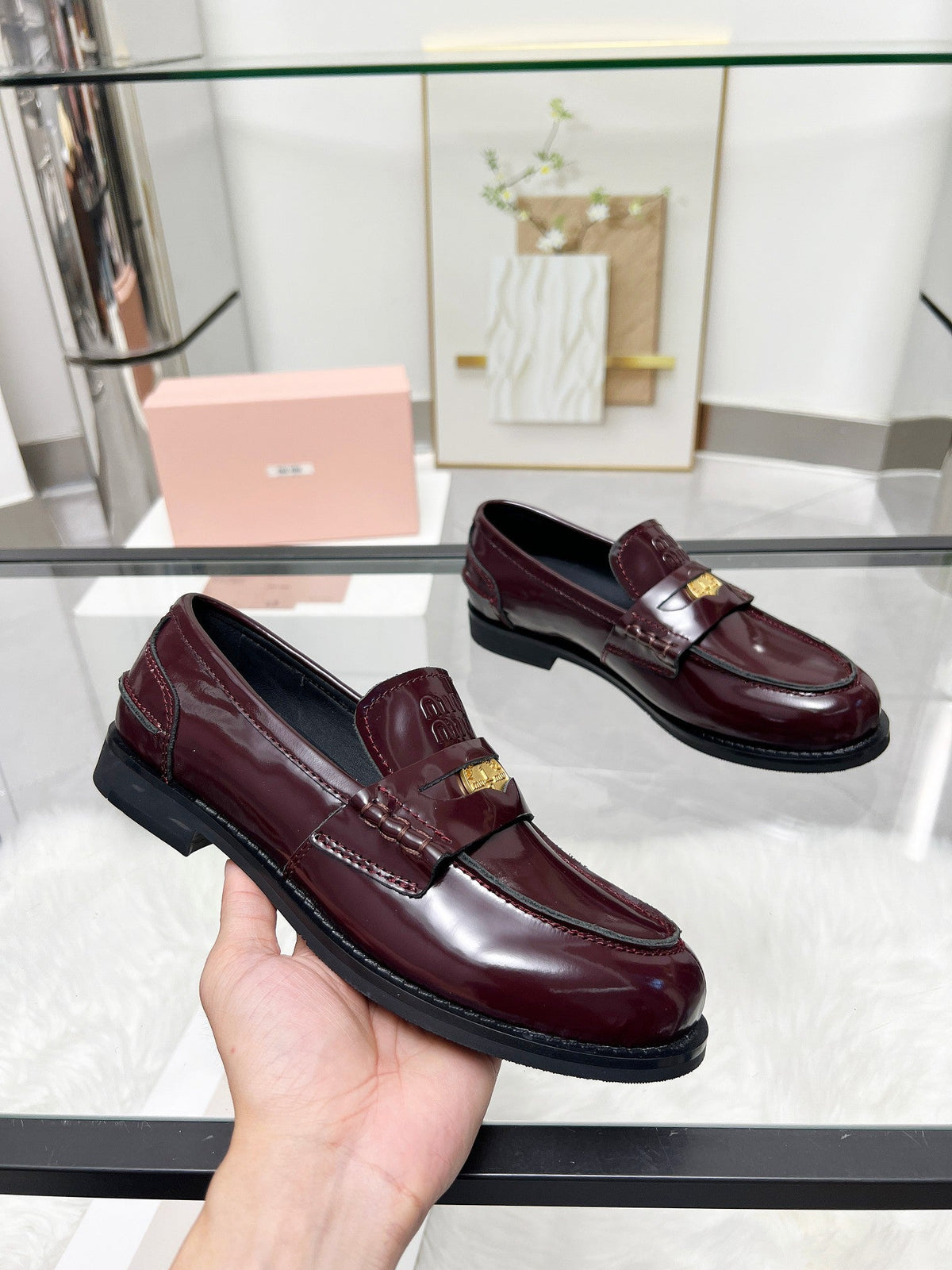 PENNY LOAFERS IN BURGUNDY RED GLOOSY CALFSKIN