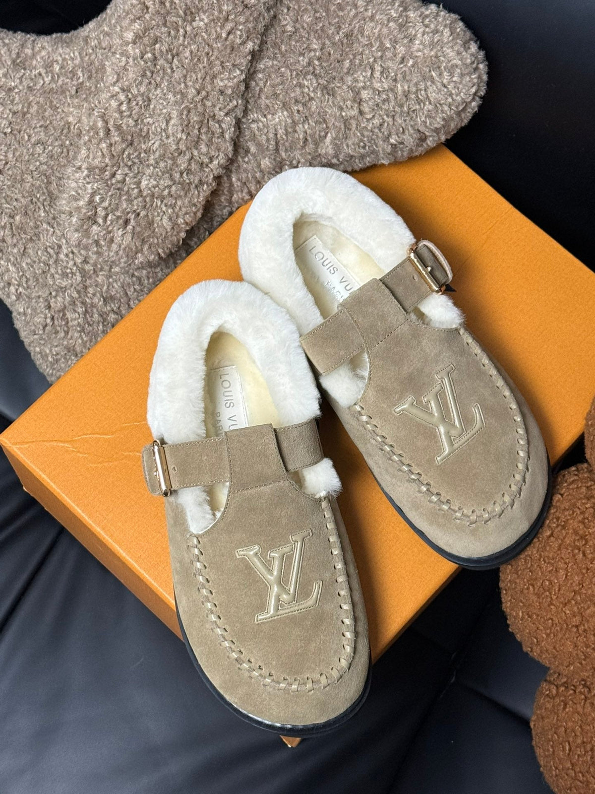 COLORADO COMFORT MARY JANE IN KHAKI BROWN SUEDE AND SHEARLING LINING