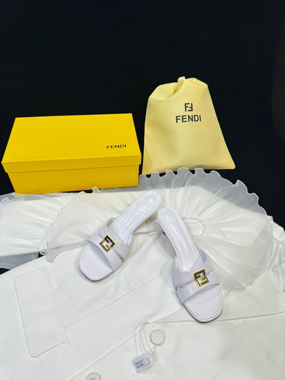 FENDI MEDIUM-HEELED 55 MM MULE IN WHITE LAMBSKIN WITH GOLD HARDWARE