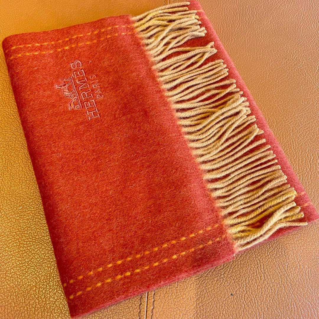 UNIE BRODEE GM MUFFLER IN SCARLET RED CASHMERE