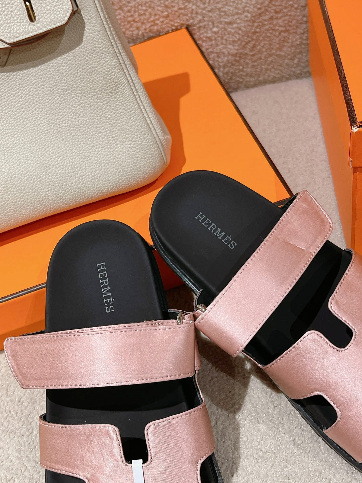 CHYPRE SANDAL BLACK MIX PASTEL PINK CALFSKIN